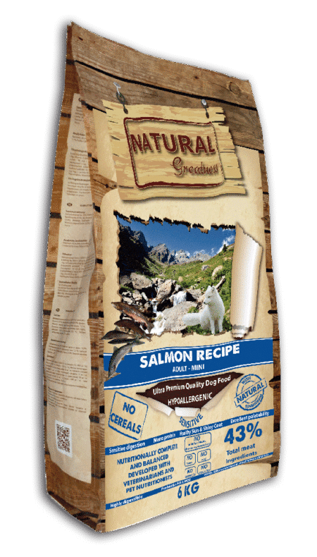 Natural Greatness Salmon Mini Recipe Sensitive hypoallergeen recept dat van goede kwaliteit zalm en aardappel gemaakt is zonder tarwe of maïs. Het product is specifiek gemaakt om aan de behoeften van de kleine hondenras te voldoen.